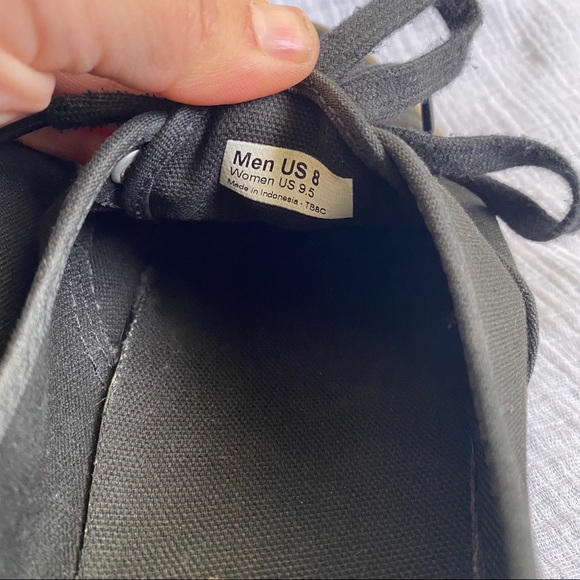 ❌SOLD❌Vans low top gum authentic black - Picture 7 of 7